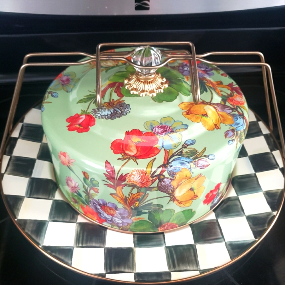 MacKenzie-Childs Cake Carrier  New